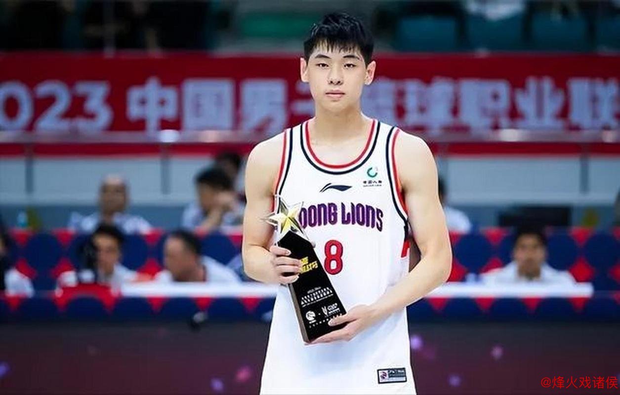 崔永熙4分钟砍下5分 2次高难度进球引爆全场 崔永熙4分钟砍下5分 2次高难度进球引爆全场