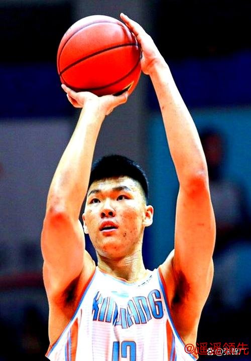 范子铭16+11雷蒙19分 首钢大胜上海总比分1-1 范子铭16+11雷蒙19分 首钢大胜上海总比分1-1